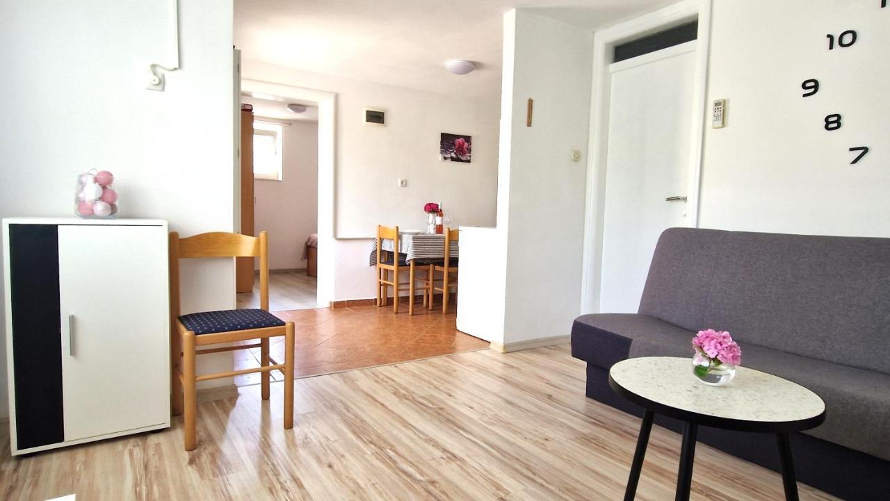 Apartment Jagoda クルク エクステリア 写真